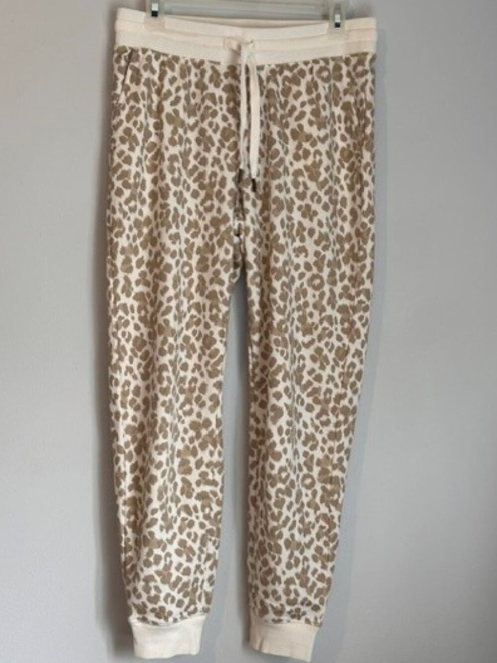 Old Navy Leopard Print Jogger Sweatpants Cream Tan Size Small